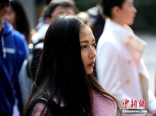 上戏表演专业开考 美女如云明星范儿十足