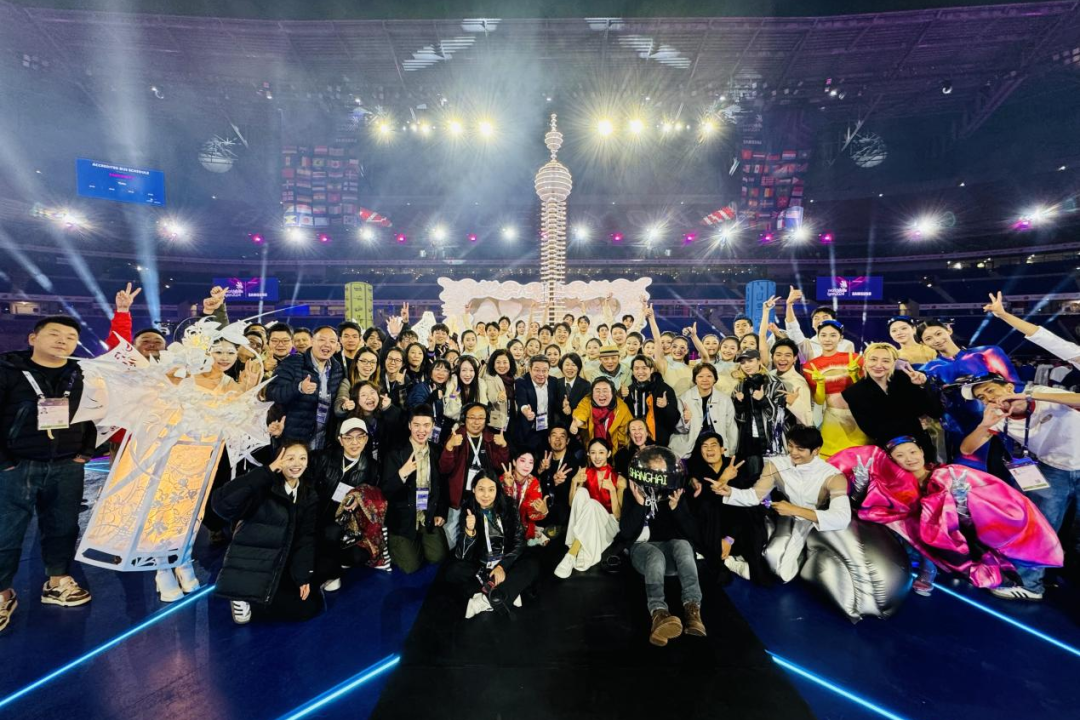 上戏师生在第47届世界技能大赛闭幕式演绎精彩“上海时段”